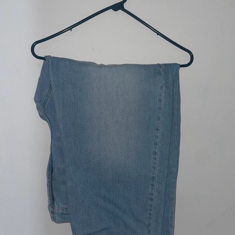 Old Navy Women's Light Wash Boyfriend Jeans